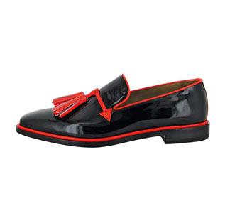 Christian Louboutin يطلق تشكيلة مميزة من الأحذية والحقائب لربيع وصيف 2013